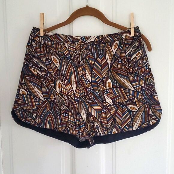 Lush High Rise Geometric Feather Flat Front Shorts - Picture 1 of 8